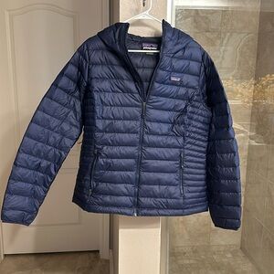EUC Women’s Patagonia Down Sweater Hooded Jacket